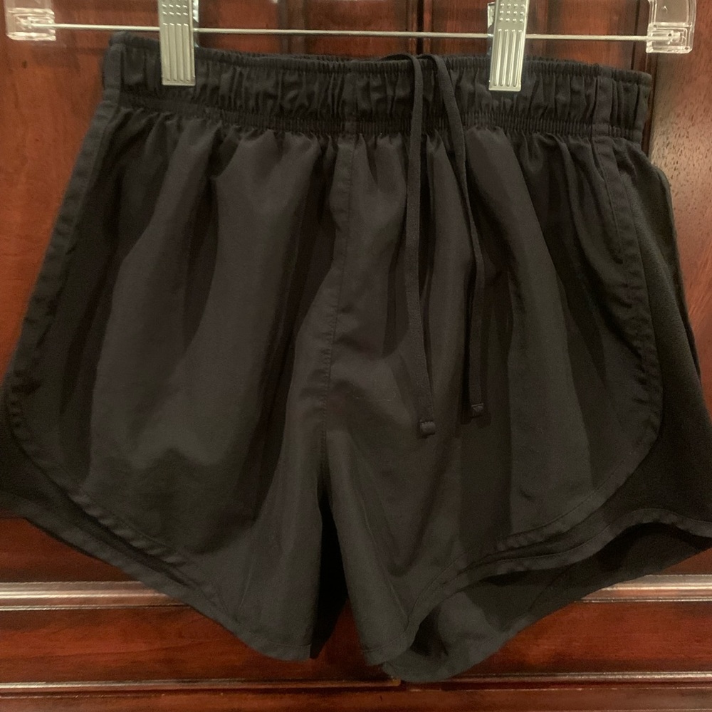 XS women’s black athletic shorts